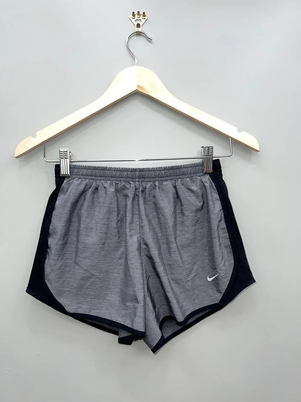 Nike Dri-FIT Girls Large Gray Black Running Shorts Athletic Activewear